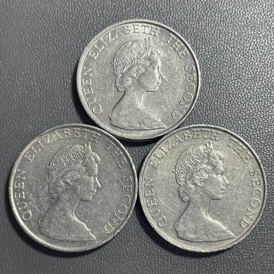 回流0110 - 香港厚伍圆三枚