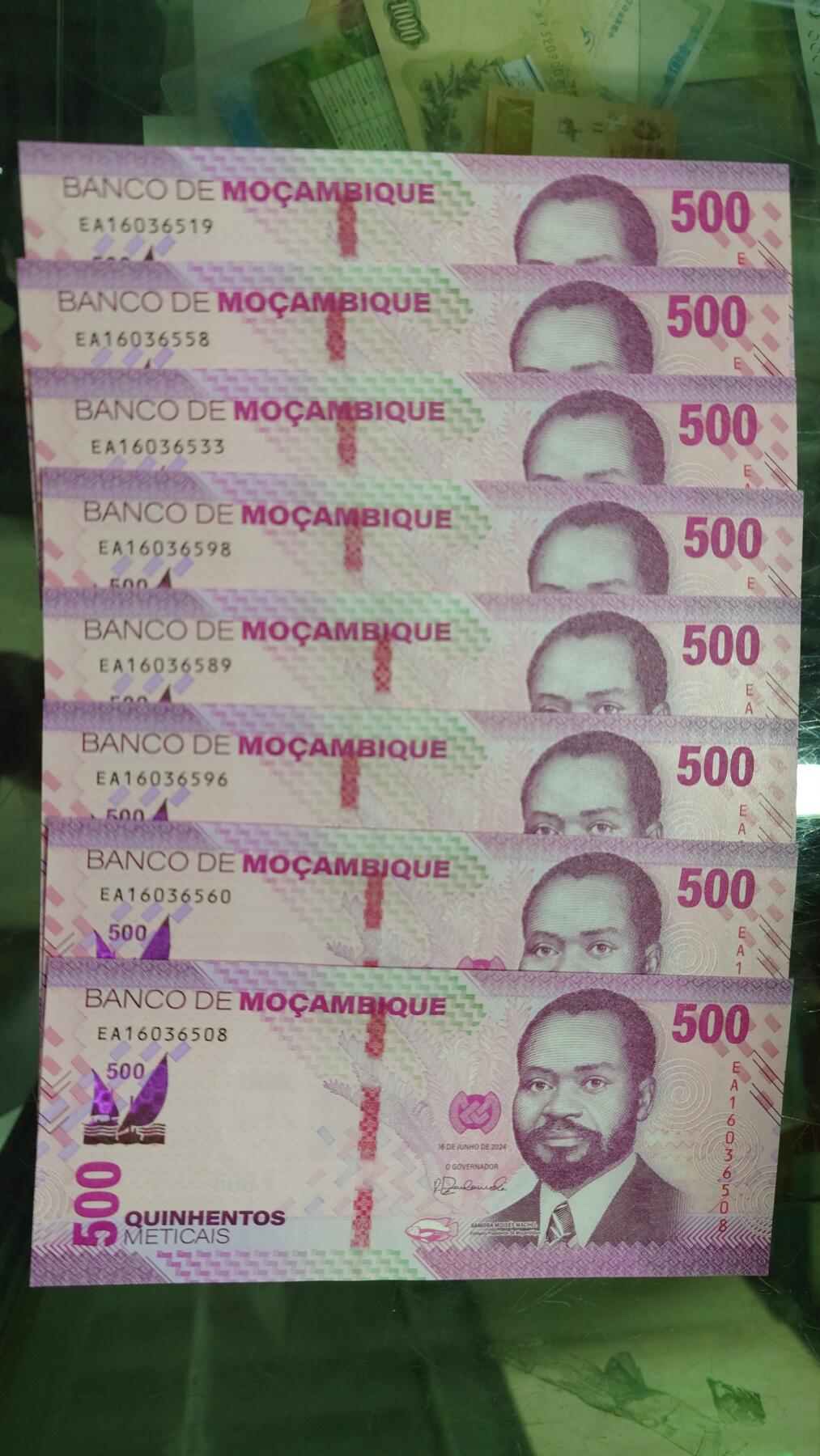 2024年莫桑比克500 全新UNC无47