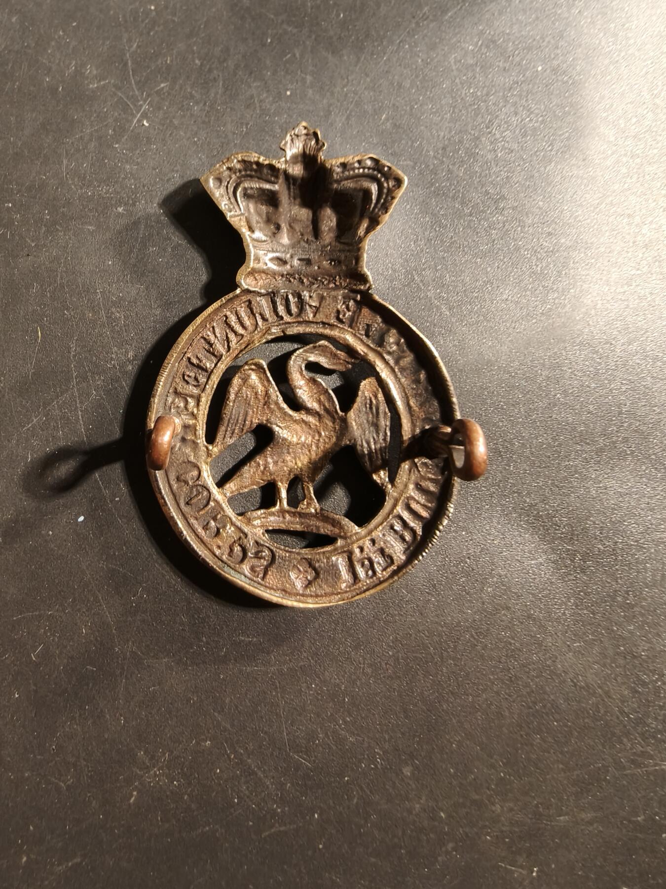 老王徽章第176期 英国陆军白金汉郡步枪志愿团第1营帽徽      维多利亚女王时期