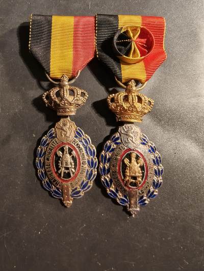 老王徽章第176期 - 比利时金银级劳工奖章一组