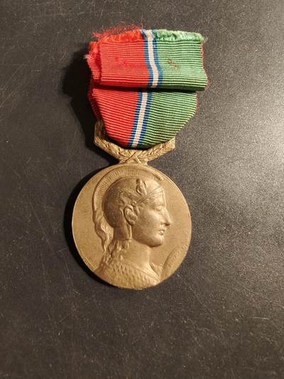 老王徽章第176期 - 法国铜级商业与工业总工会奖章    1964年实发