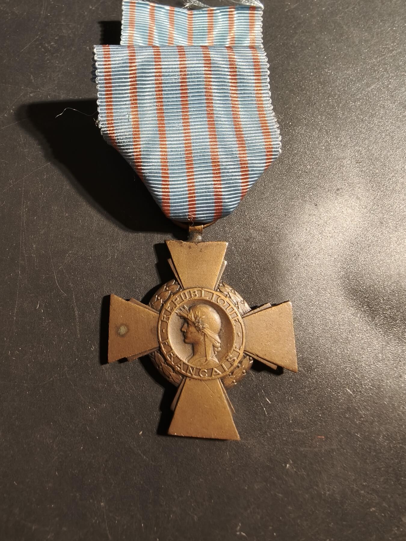 老王徽章第176期 法国战斗十字奖章