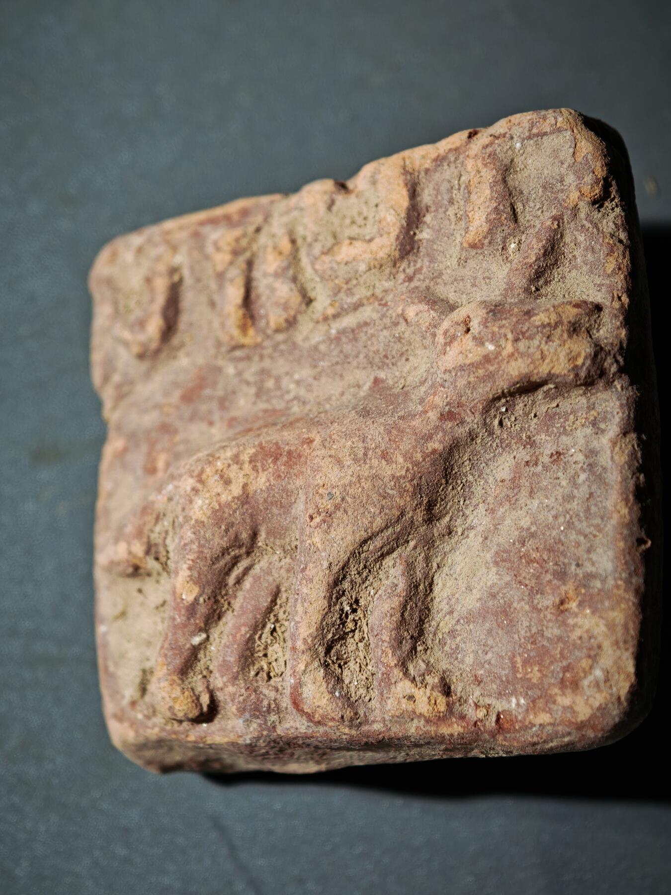 106期回流戒指饰品杂件纪念章丝路钱币专场 陶器