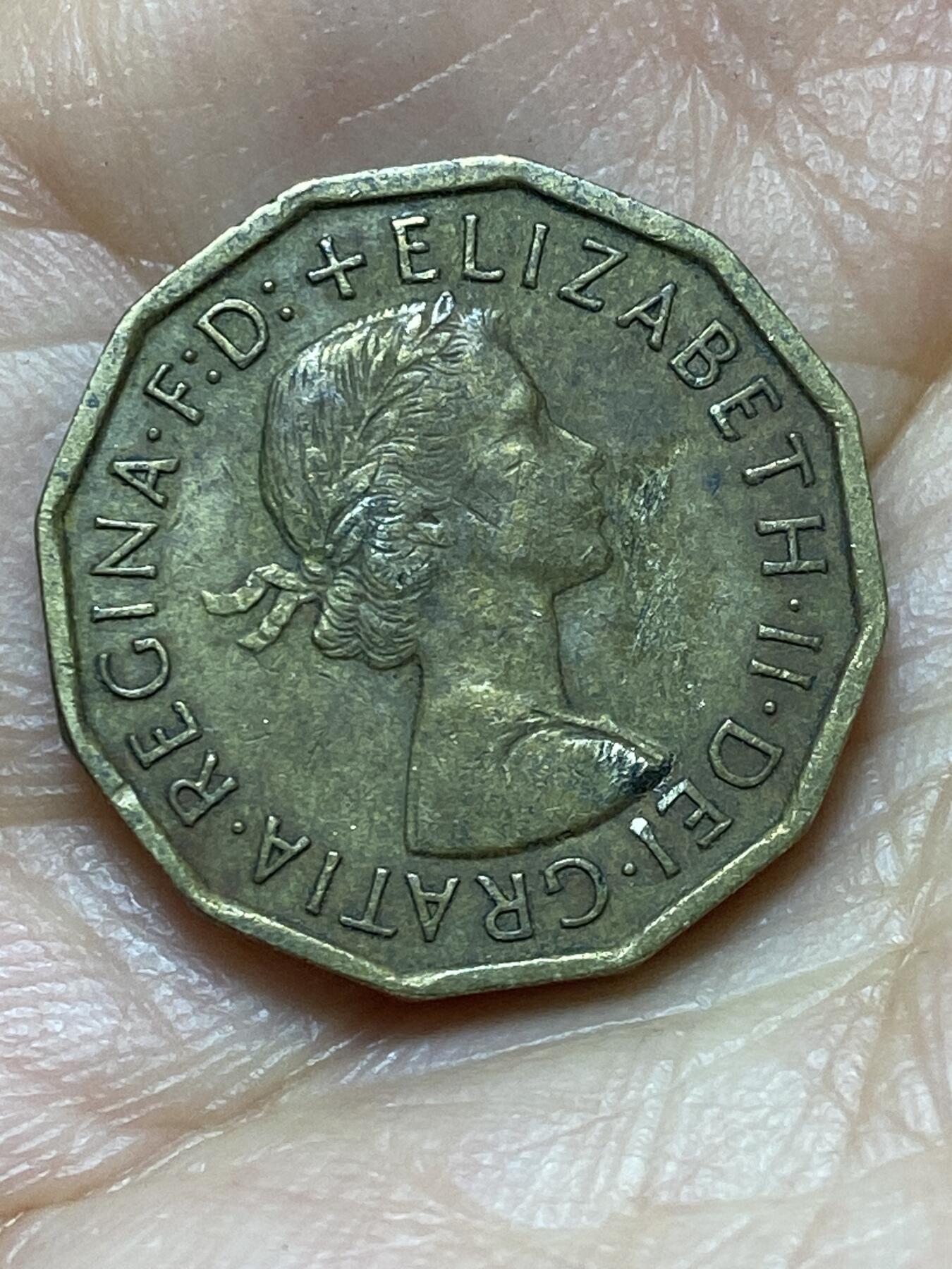 2026年第六场(总第一百七十五场）外国好品散币场(免佣金) 英国🇬🇧1961年3便士(伊丽莎白二世青年桂冠第二版)