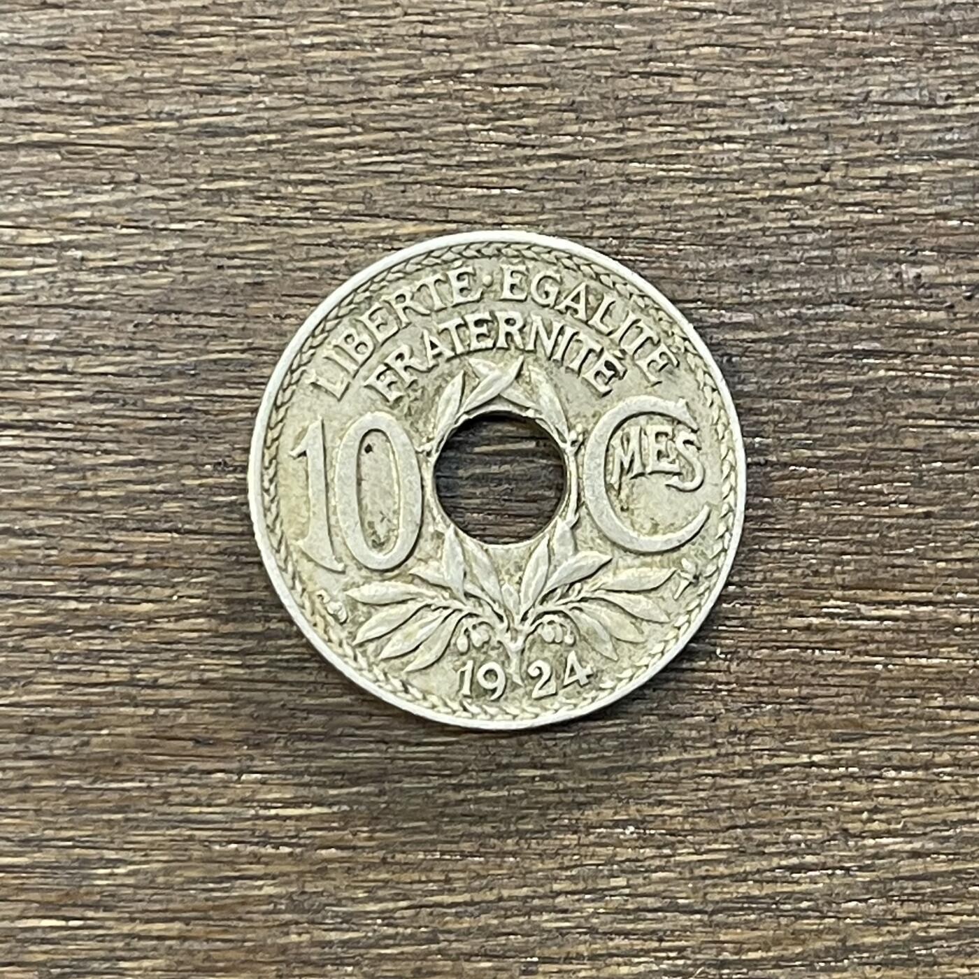 【铜匠收藏】★第138场★散币场。不寄存，30包邮。不满30元，支付5元运费。《接受代拍 代送NGC评级》 29【无寄存】1924年法国10分中孔铜镍币21mm