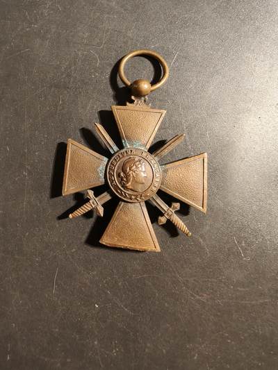 老王徽章第176期 - 法国1916版战争十字奖章   无绶带