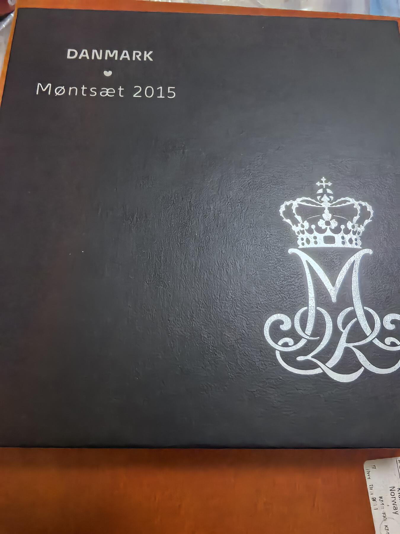 长老汇蛇年精选第九十三场拍卖 2015丹麦玛格丽特女王精制一套7枚，含银章一枚，盒证全，800套，市场价171.5欧元