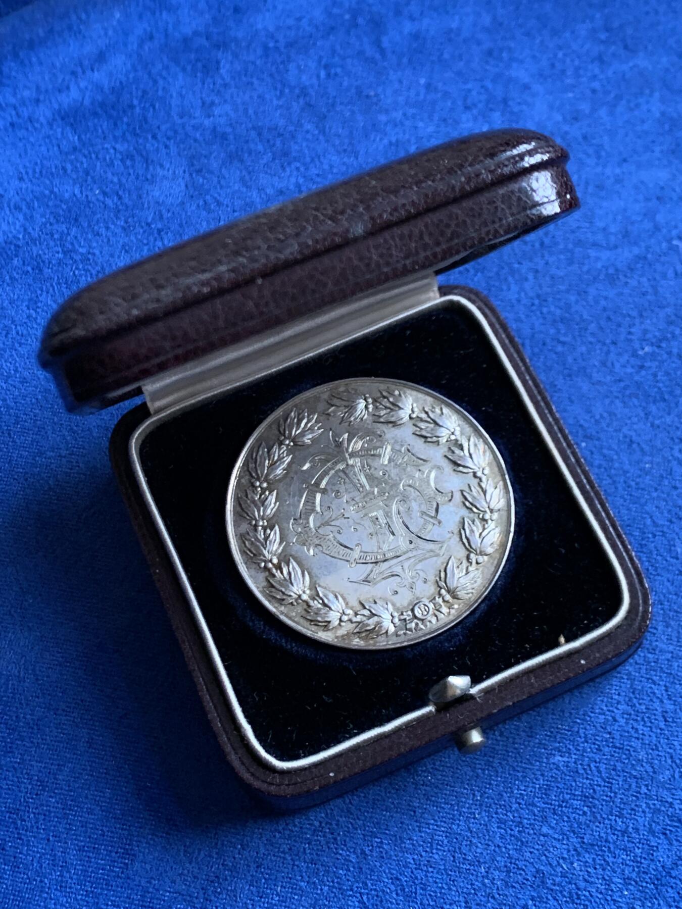 《竞宝斋》第456场 周日，周一，周二   3场连拍 （全场包邮）欢迎送拍 法国婚礼银章 22.3克 36mm 丰饶角银标 带原装订制盒