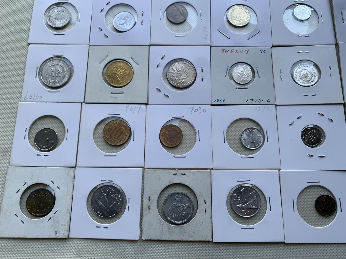 《竞宝斋》第457场 周日，周一，周二   3场连拍 （全场包邮）欢迎送拍 各款裸币68枚，带币夹 细节见图