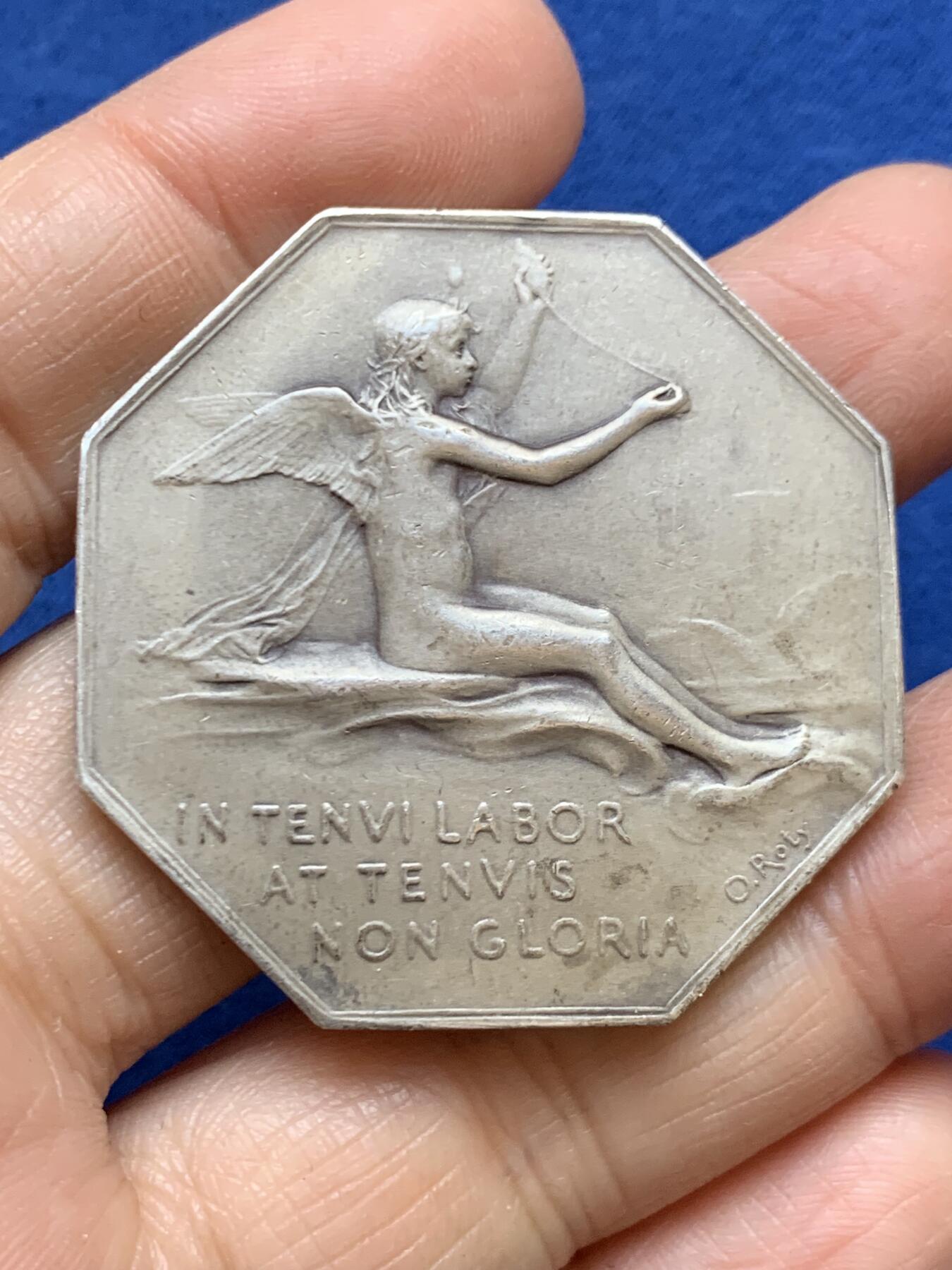 《竞宝斋》第457场 周日，周一，周二   3场连拍 （全场包邮）欢迎送拍 名家奥斯卡罗蒂作 法国里昂商会八角银代币 39.4克 41.5mm 丰饶角银标