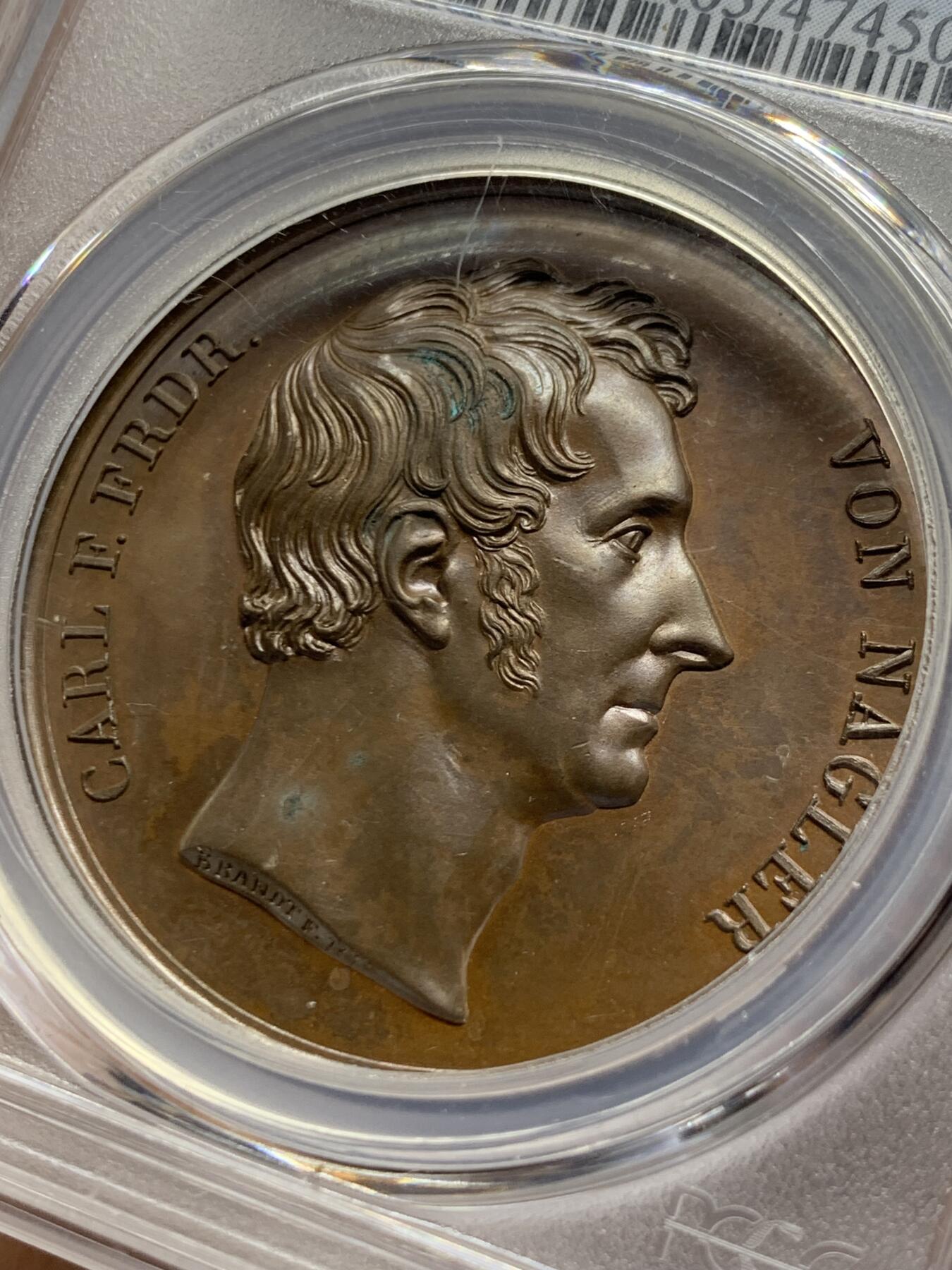 《竞宝斋》第457场 周日，周一，周二   3场连拍 （全场包邮）欢迎送拍 PCGS SP63 德国1835年普鲁士政治家卡尔.冯.莱格勒高浮雕纪念铜章，背面为胜利女神骑鹰仙图，pcgs冠军分。加厚盒装