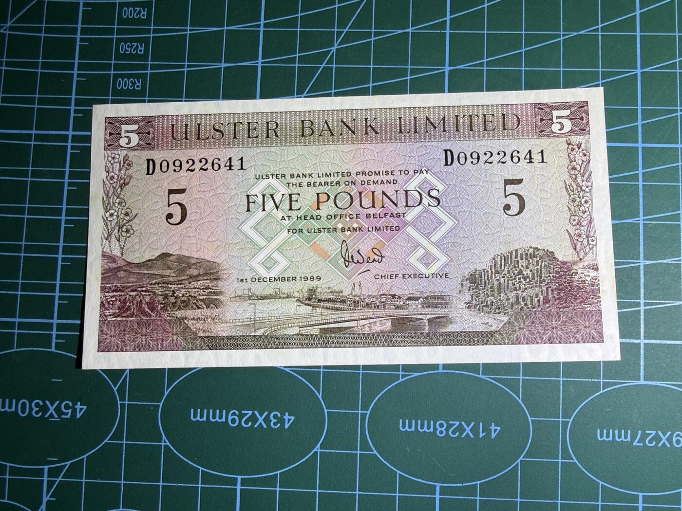 【炜奕收藏】，第五十六期，大不列颠专场 1989年北爱尔兰阿尔斯特银行5镑，UNC品相，少见品种，边缘潮斑