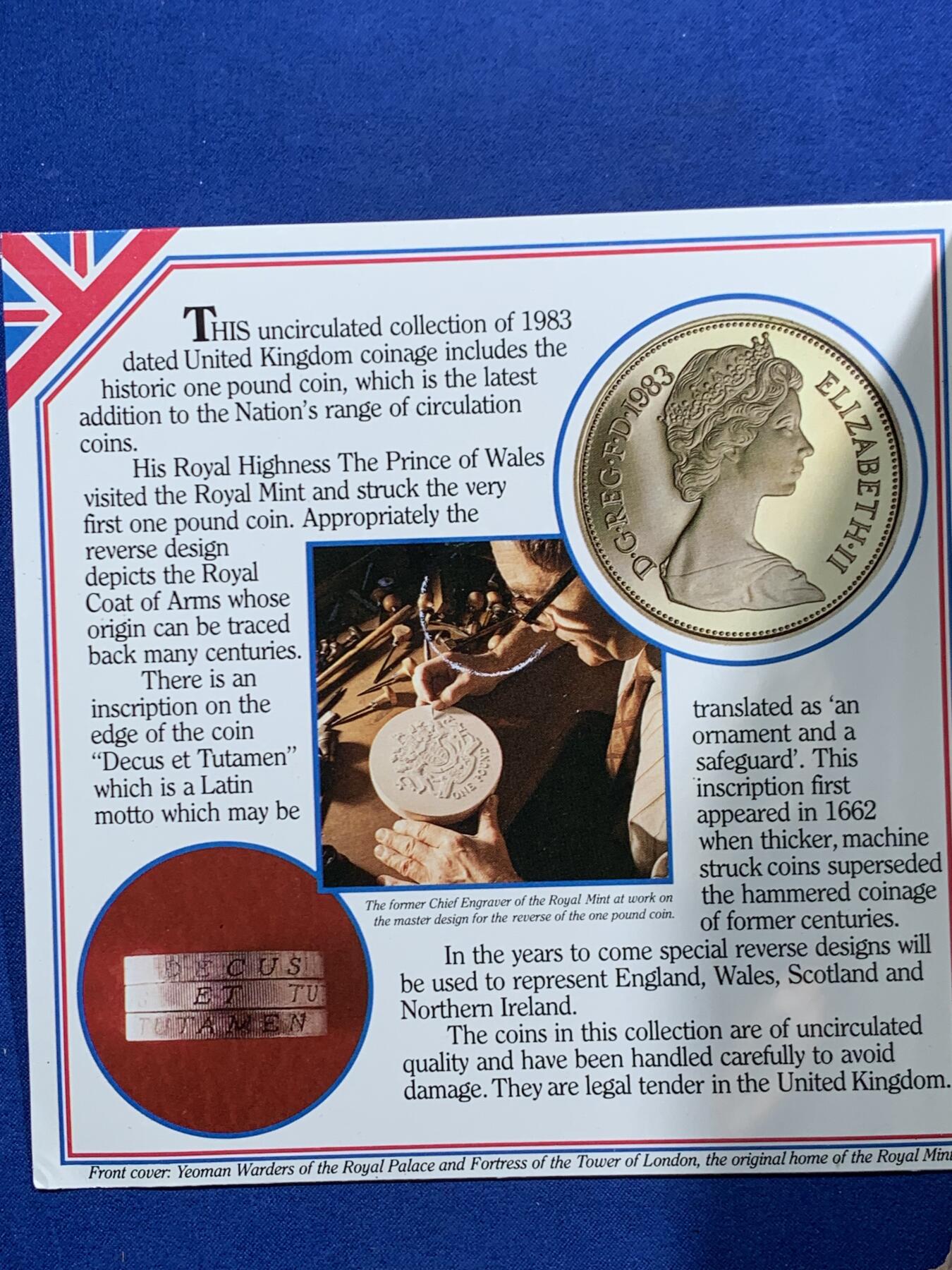 《竞宝斋》第457场 周日，周一，周二   3场连拍 （全场包邮）欢迎送拍 英国1983年 精致套币册 新1镑发行首年 精美纹章盾徽漂亮 1/2便士的最后几年 册证齐全 细节见图