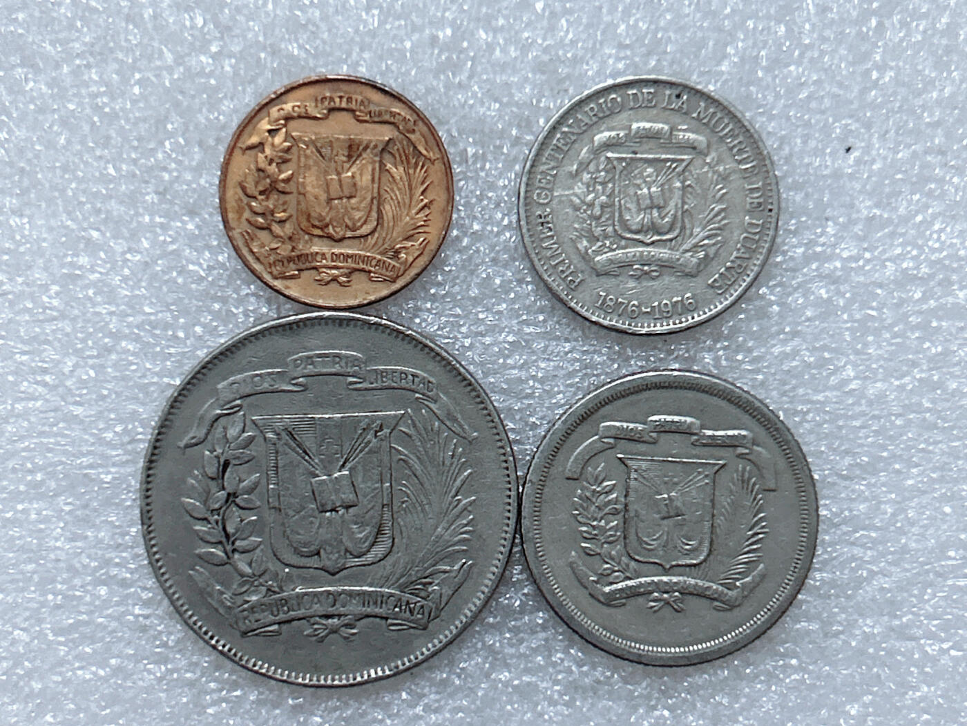 第一海外回流一元起拍收藏 散集专场  第291期 多米尼加硬币 4枚