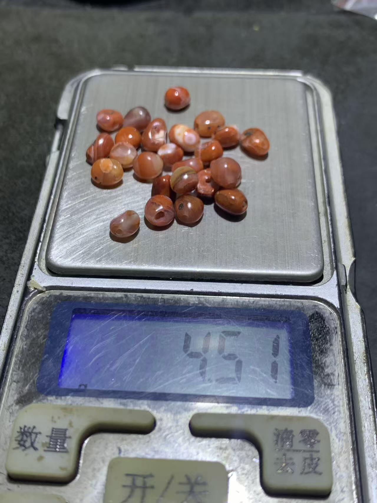 川料南红玛瑙原皮随形散珠一组