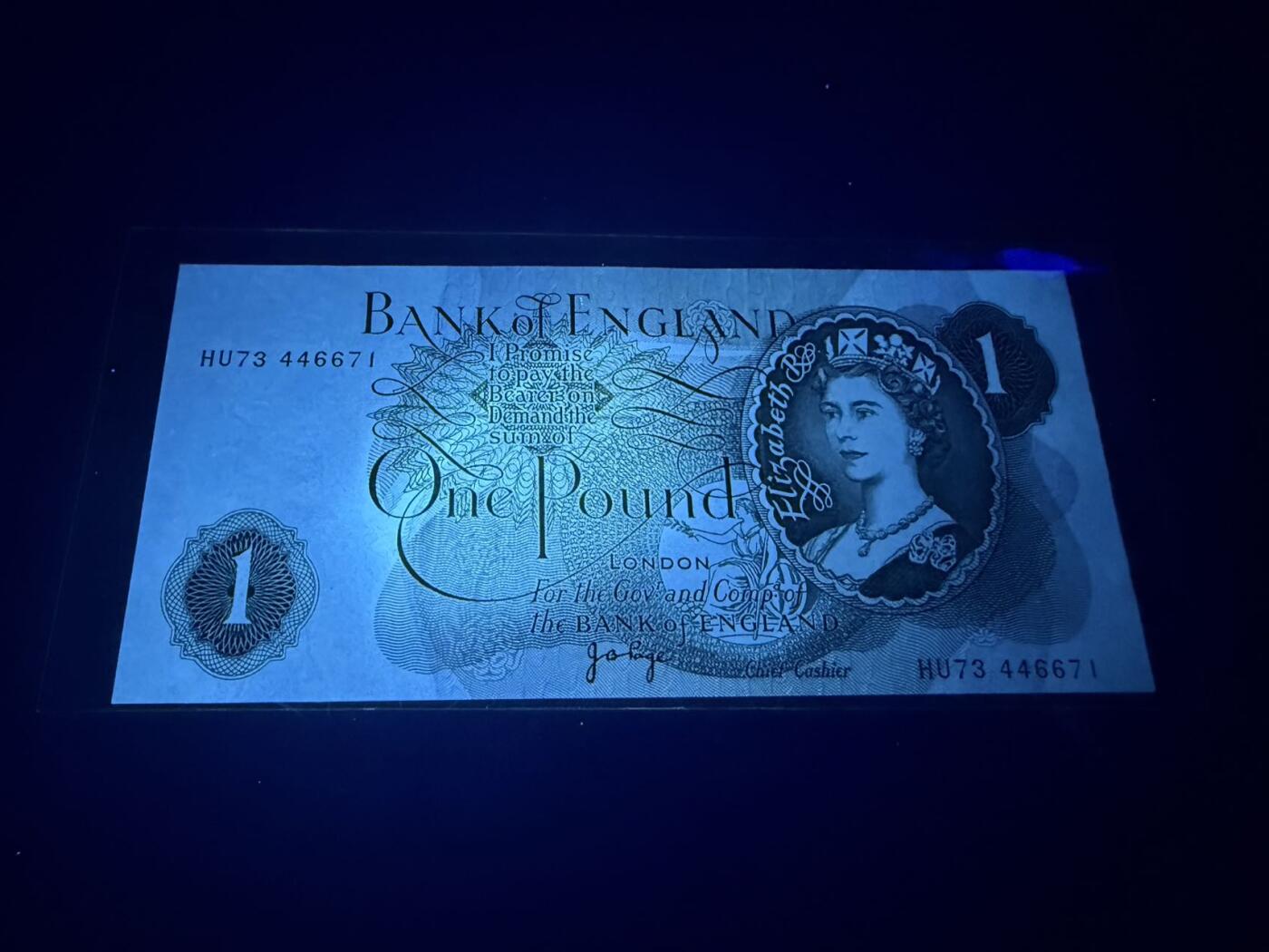 【炜奕收藏】，第五十六期，大不列颠专场 英国C序列1镑，UNC-品相