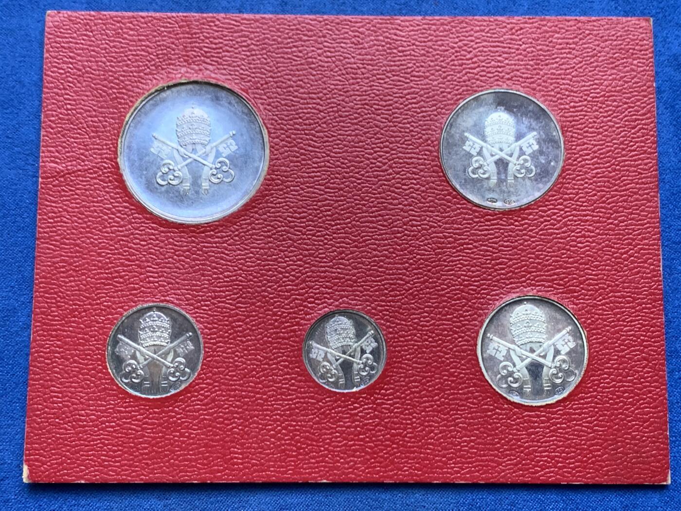 《竞宝斋》第457场 周日，周一，周二   3场连拍 （全场包邮）欢迎送拍 梵蒂冈保罗六世5枚装银质纪念章  总重约31.3克