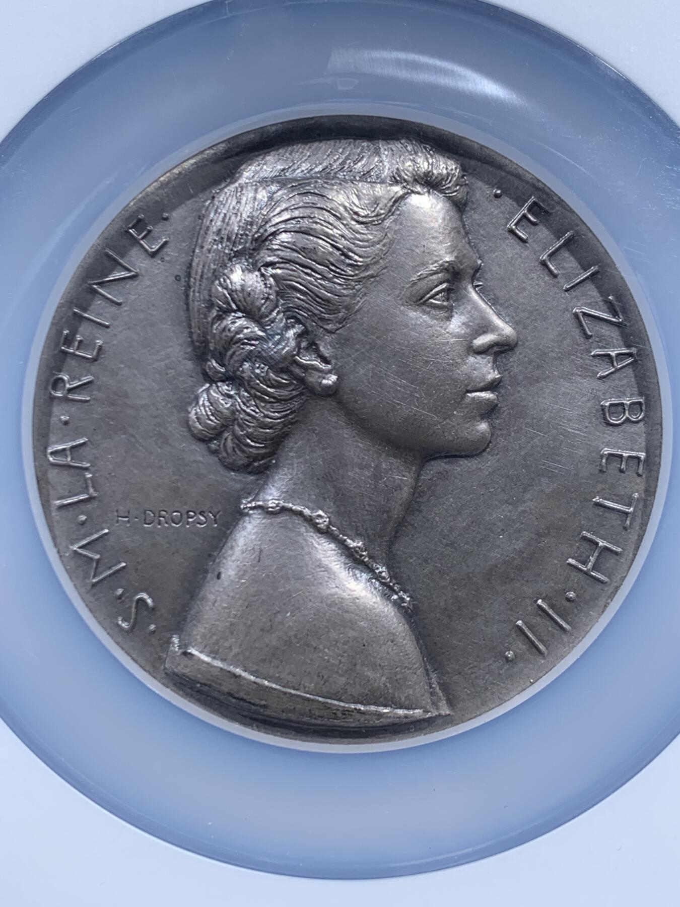 《竞宝斋》第457场 周日，周一，周二   3场连拍 （全场包邮）欢迎送拍 NGC MS64 法国亨利·德罗普西设计，巴黎造币厂铸造 1953年伊丽莎白二世加冕礼纪念大银章 稀有 重约210克 加大加厚盒