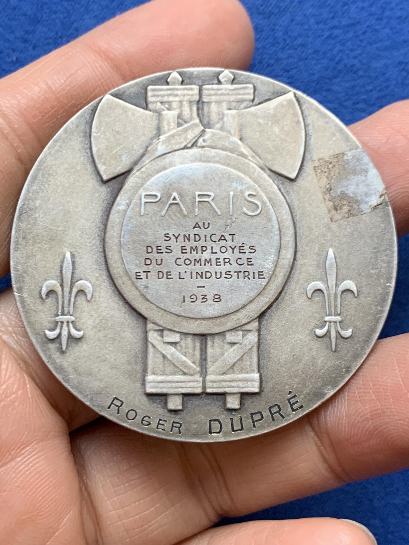 《竞宝斋》第457场 周日，周一，周二   3场连拍 （全场包邮）欢迎送拍 大师Dammann作 巴黎商业与工业雇员工会纪念大银章 55.9克 50mm 菱形 野猪头银标