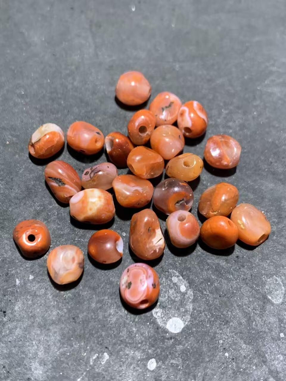 川料南红玛瑙原皮随形散珠一组