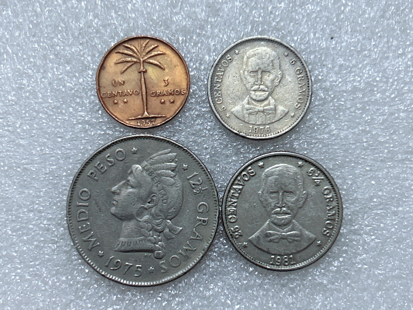 第一海外回流一元起拍收藏 散集专场  第291期 多米尼加硬币 4枚