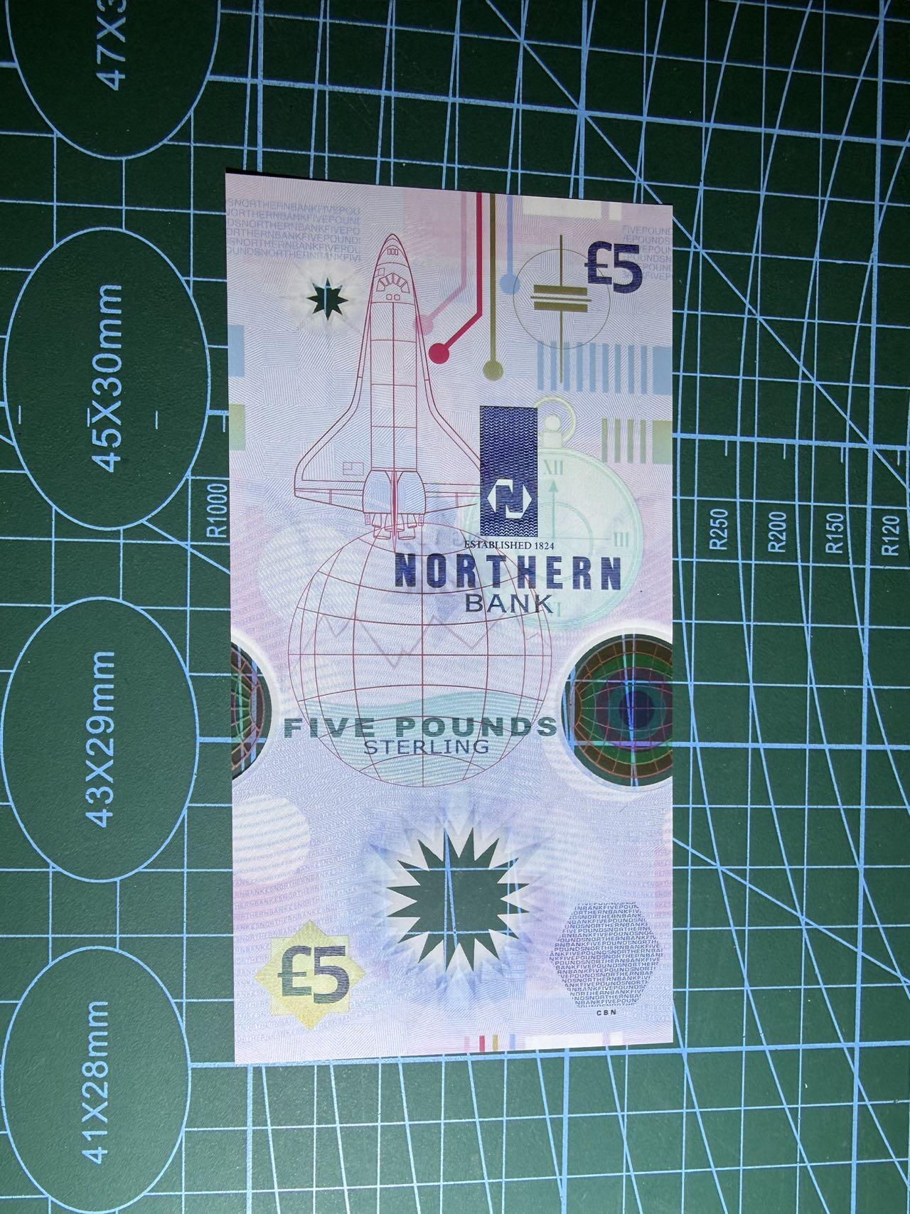 【炜奕收藏】，第五十六期，大不列颠专场 1999年北爱尔兰北方银行5镑纪念钞，UNC品相，号码无47