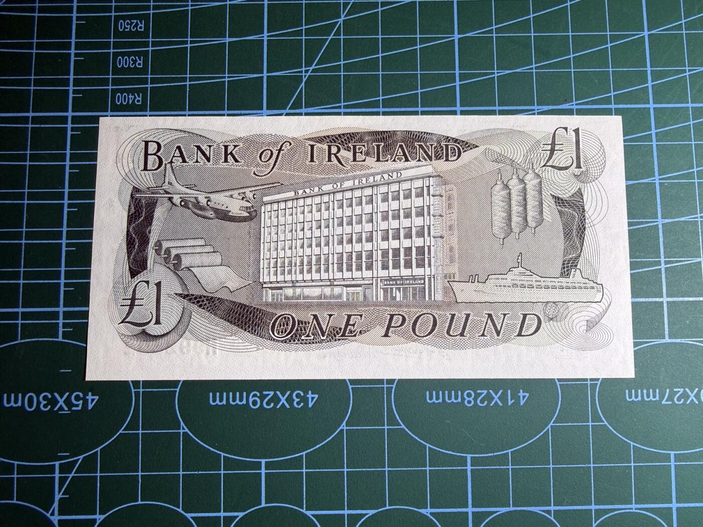 【炜奕收藏】，第五十六期，大不列颠专场 1980年北爱尔兰爱尔兰银行1镑，UNC品相，号码无347