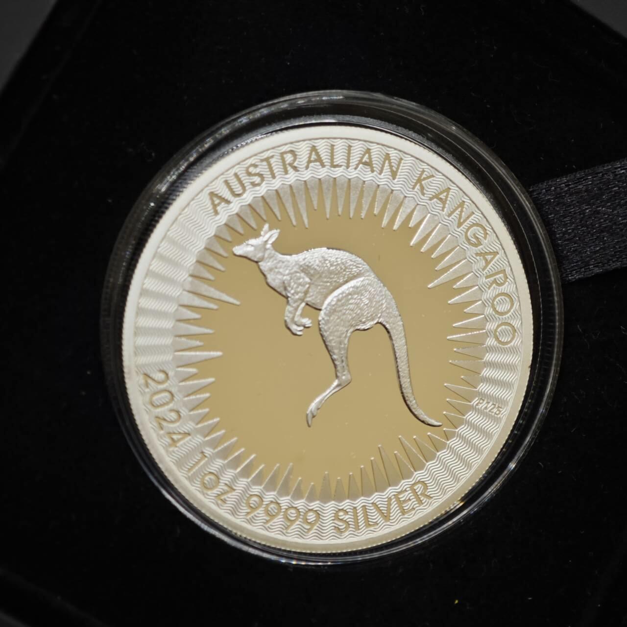 【淘币小摊】实时拍第八百四十七拍   银币套币场   满百包邮可预留二周 每周一统一发货   澳大利亚2024年查尔斯三世袋鼠一盎司精制银币原盒原证参考银价596