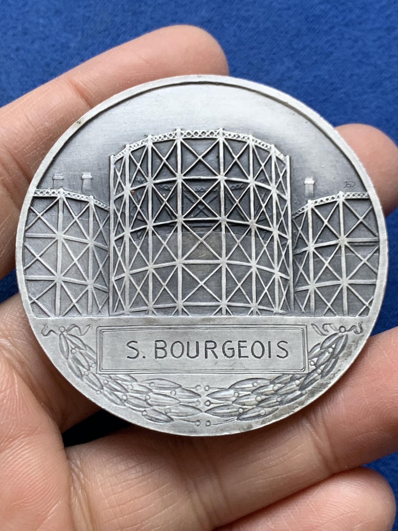 《竞宝斋》第457场 周日，周一，周二   3场连拍 （全场包邮）欢迎送拍 两枚一组 法国电力铜章 镀金（55.2mm 70.35克）镀银（54.2mm 77.7克）带盒