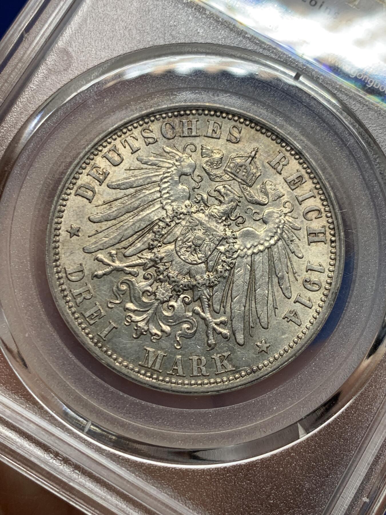 《竞宝斋》第457场 周日，周一，周二   3场连拍 （全场包邮）欢迎送拍 公博 AU58 德国 1914年 普鲁士王国 军装 威廉二世 3马克 银币，发行量比1913年的少。