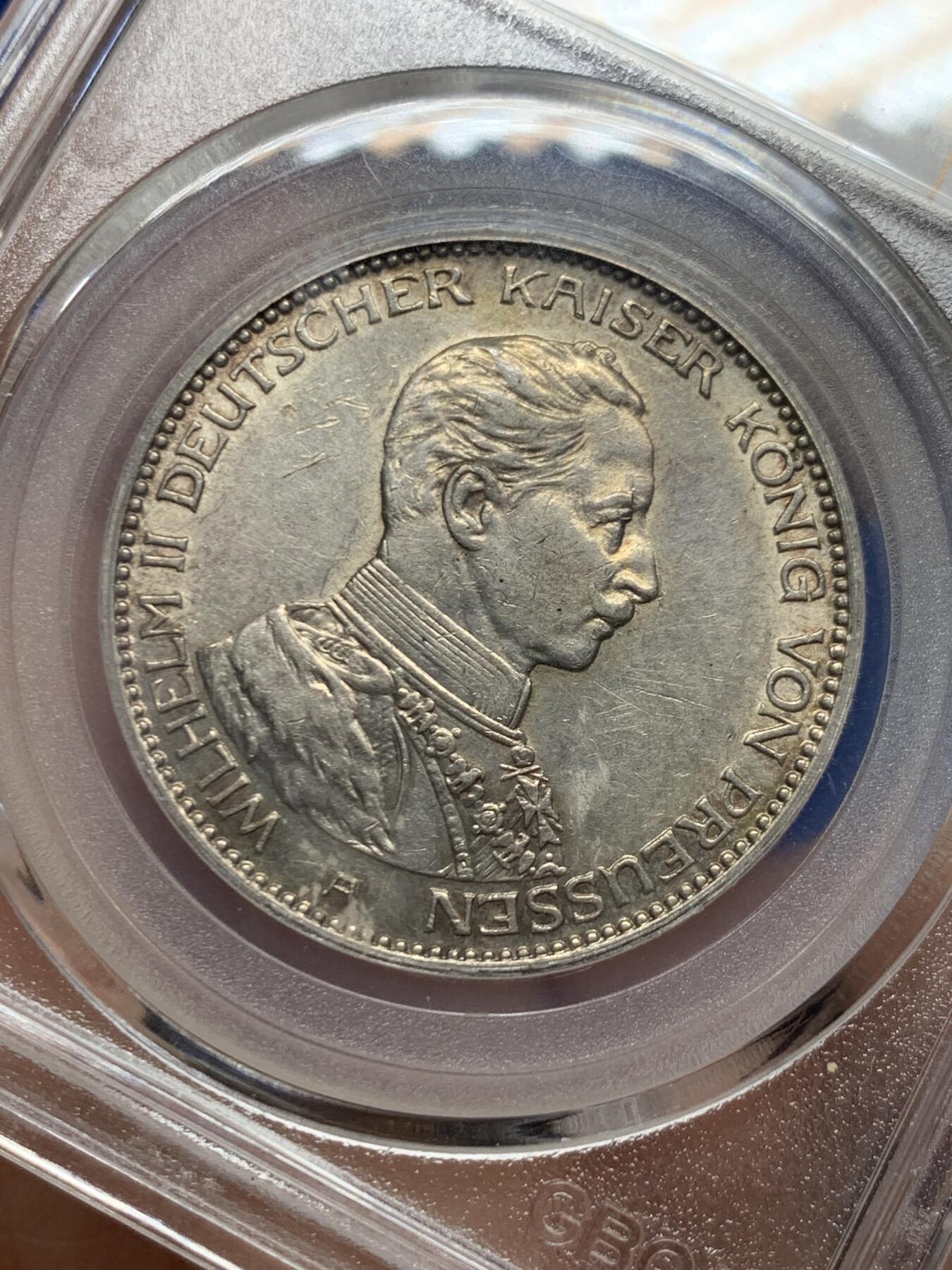 《竞宝斋》第457场 周日，周一，周二   3场连拍 （全场包邮）欢迎送拍 公博 AU58 德国 1914年 普鲁士王国 军装 威廉二世 3马克 银币，发行量比1913年的少。