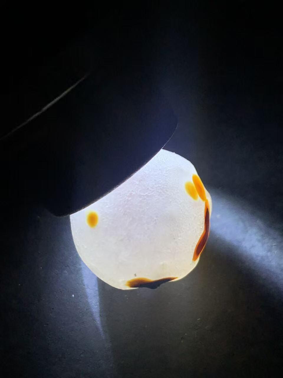 精美冰飘风化纹8字天眼图案战国红玛瑙随形珠一个，