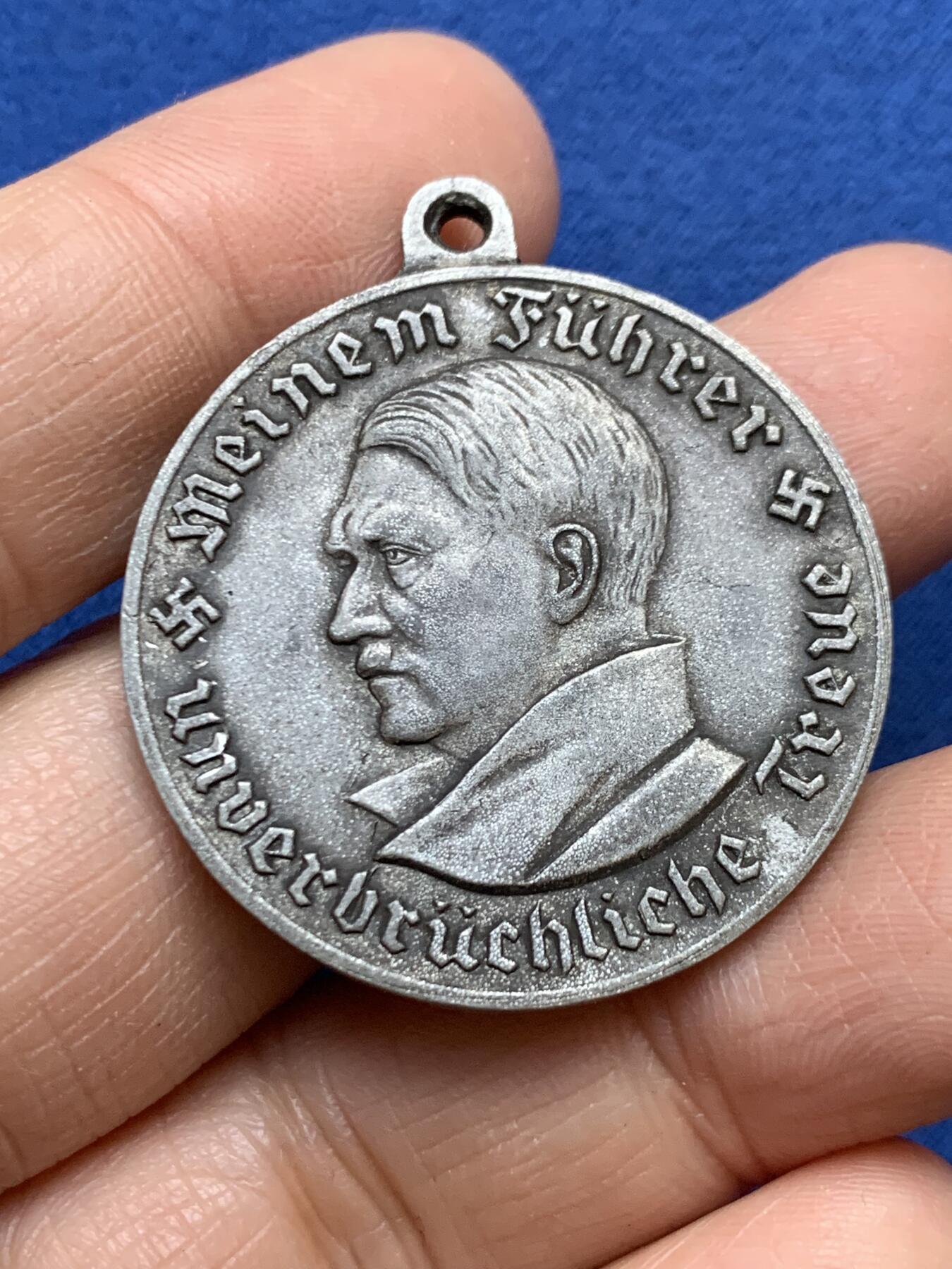 《竞宝斋》第457场 周日，周一，周二   3场连拍 （全场包邮）欢迎送拍 德国美术落榜生纪念章，带吊环，WM材质，15克，35.3mm。