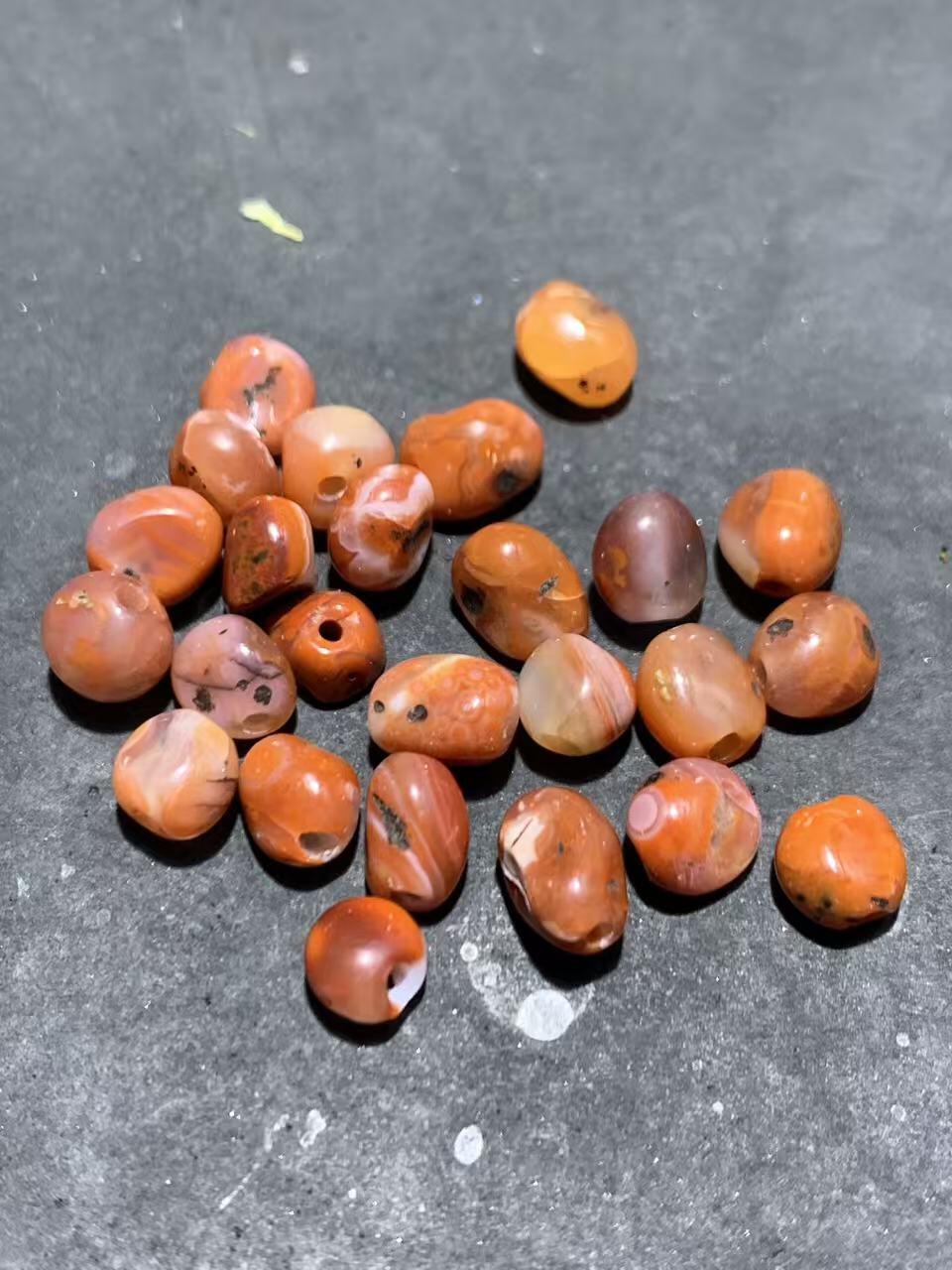 川料南红玛瑙原皮随形散珠一组