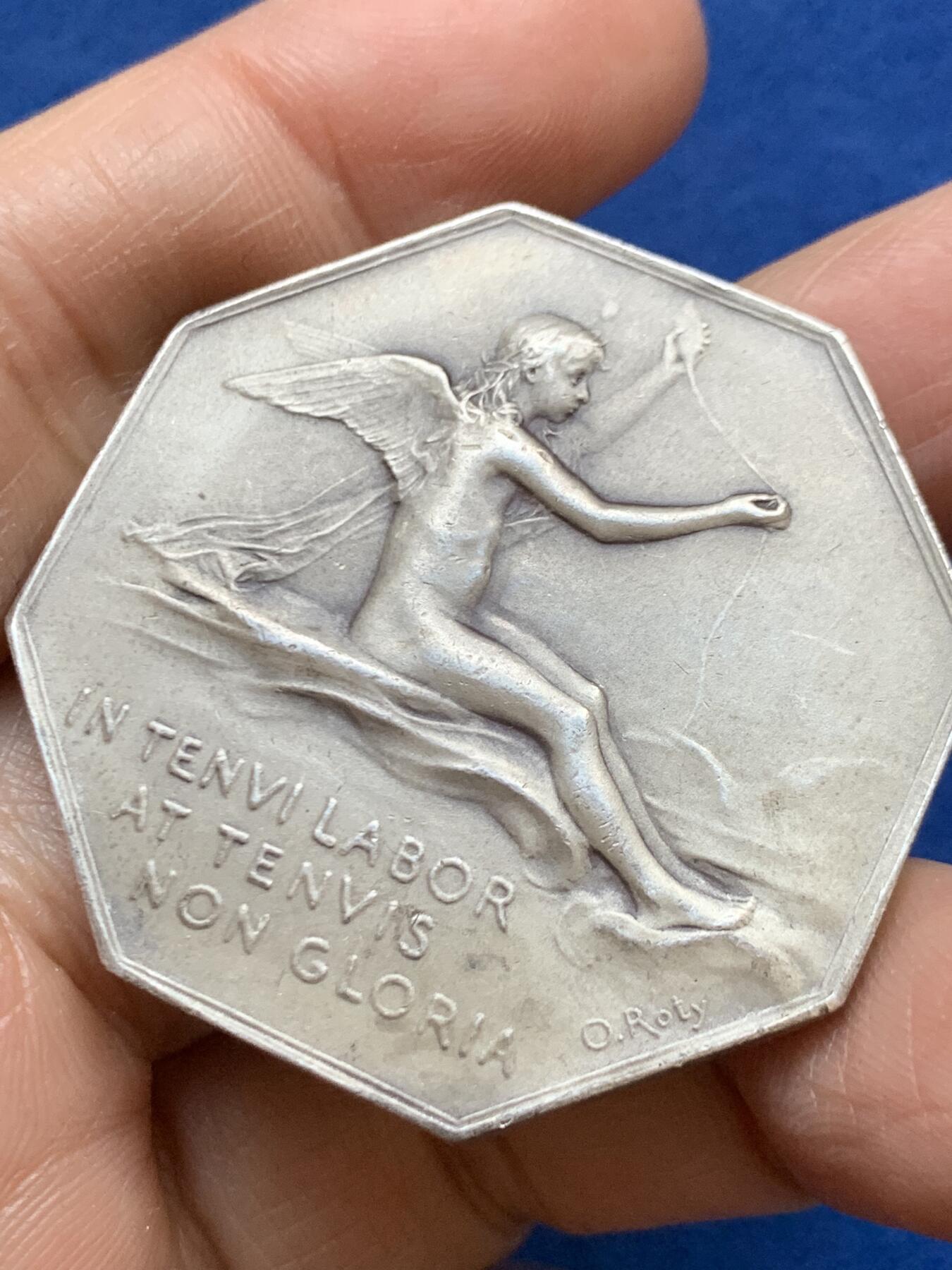 《竞宝斋》第457场 周日，周一，周二   3场连拍 （全场包邮）欢迎送拍 名家奥斯卡罗蒂作 法国里昂商会八角银代币 39.4克 41.5mm 丰饶角银标