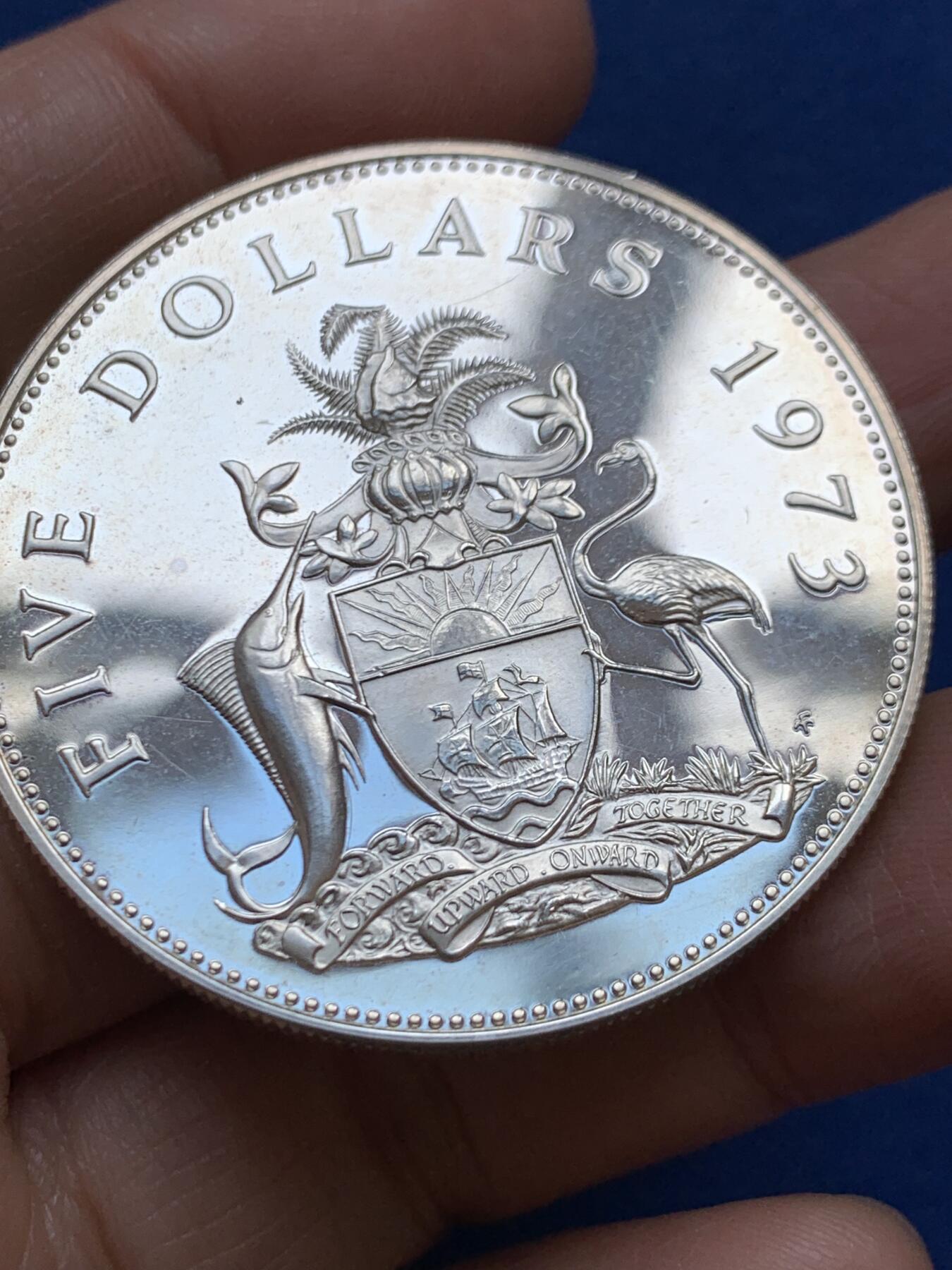 《竞宝斋》第457场 周日，周一，周二   3场连拍 （全场包邮）欢迎送拍 巴哈马1973年伊丽莎白二世5元大银币 925银 42.12克