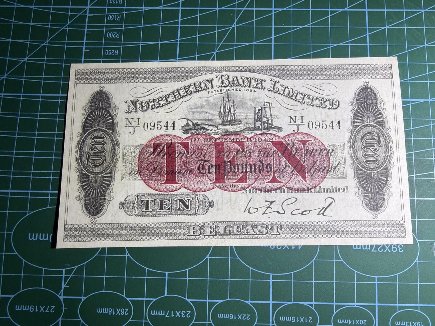 【炜奕收藏】，第五十六期，大不列颠专场 1942年北爱尔兰北方银行10镑，AU品相，老票难得好品相，罕见年份签名