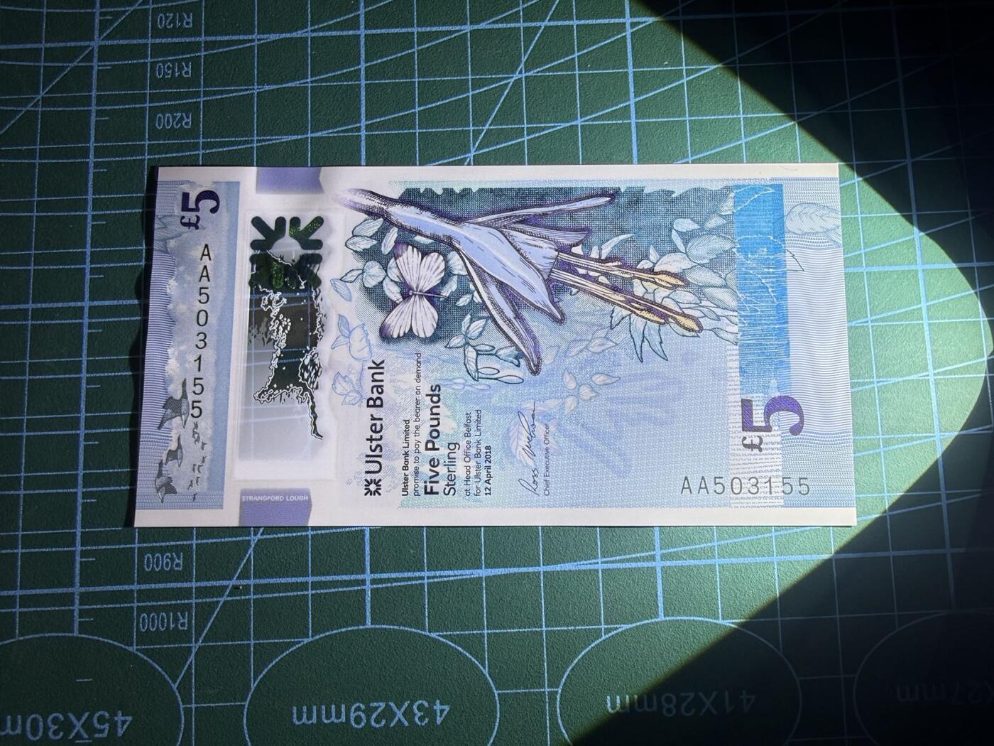 【炜奕收藏】，第五十六期，大不列颠专场 2018年北爱尔兰阿尔斯特银行5镑，UNC品相，AA冠号码无47