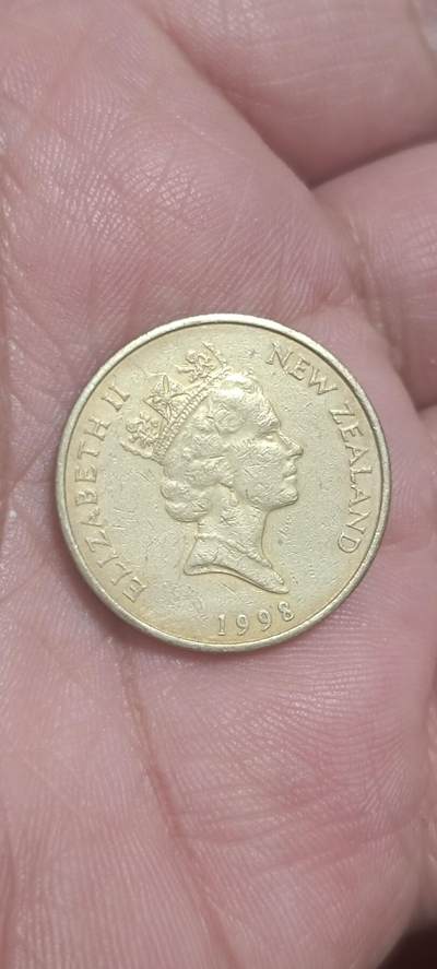 万国钱币第三场 - 新西兰高冠女王2元硬币