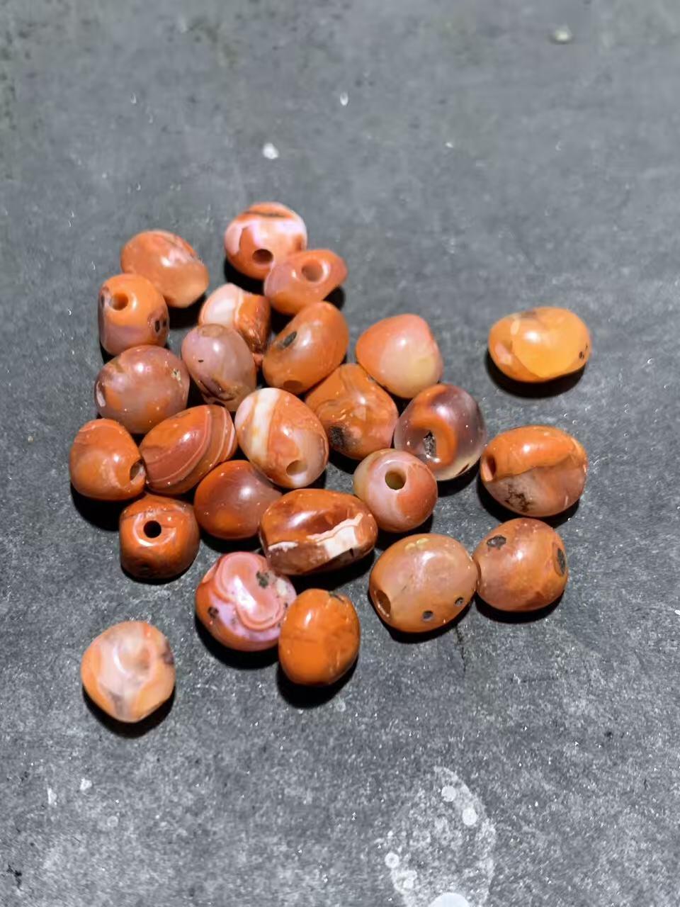 川料南红玛瑙原皮随形散珠一组