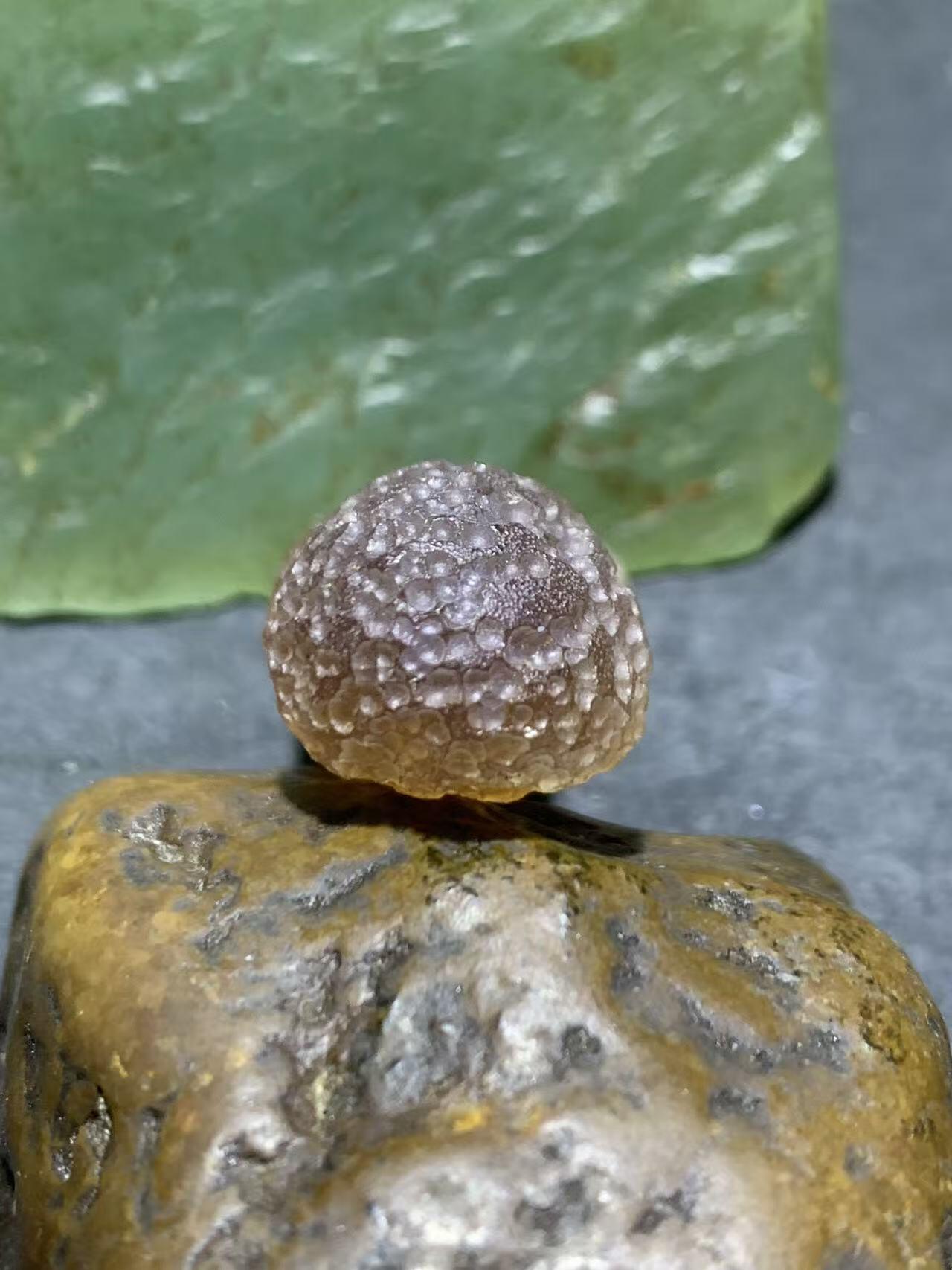 放福利！精美天然麻皮葫芦形糖心阿拉善玛瑙原石一颗，