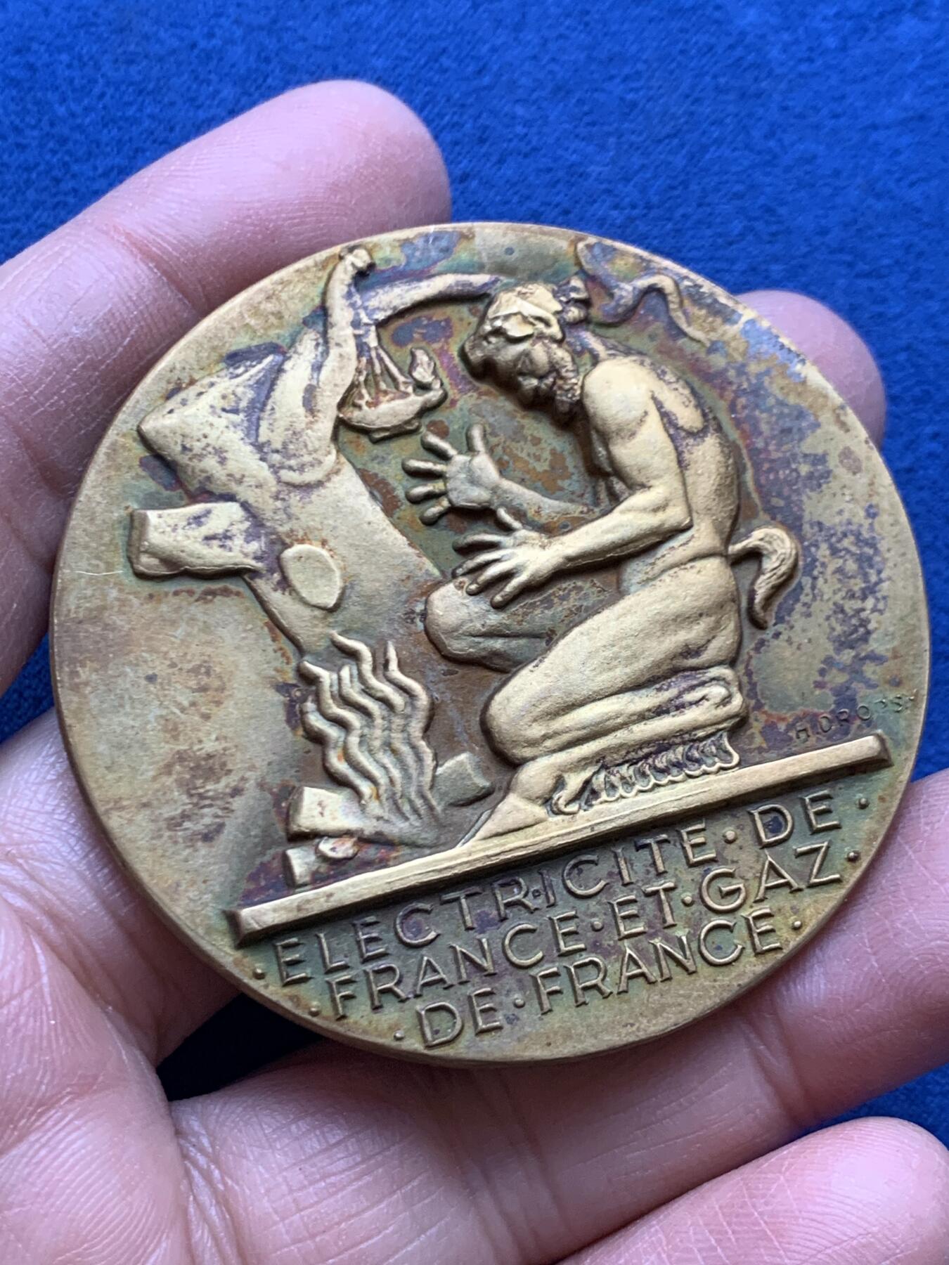 《竞宝斋》第457场 周日，周一，周二   3场连拍 （全场包邮）欢迎送拍 两枚一组 法国电力铜章 镀金（55.2mm 70.35克）镀银（54.2mm 77.7克）带盒