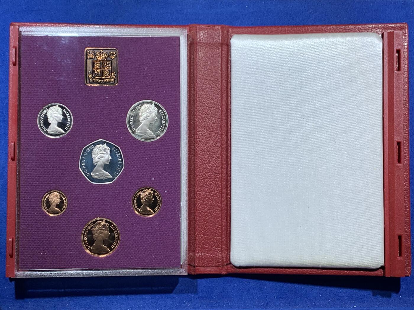 《竞宝斋》第457场 周日，周一，周二   3场连拍 （全场包邮）欢迎送拍 英国1980年伊丽莎白二世精制套币