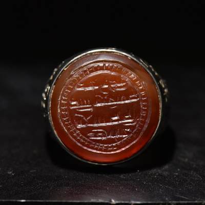 【良泉】【春节前最后一场】2月5日晚19.30点开拍！208组，本场结束后预存钱币的朋友请告知，将连同本场拍品一起邮寄，预祝诸位春节愉快！ - 公元16-17世纪【波斯】萨菲王朝红玉髓赞主词戒面，戒托为后镶嵌，材质925银，17克。戒面径约24毫米，内圈可调节