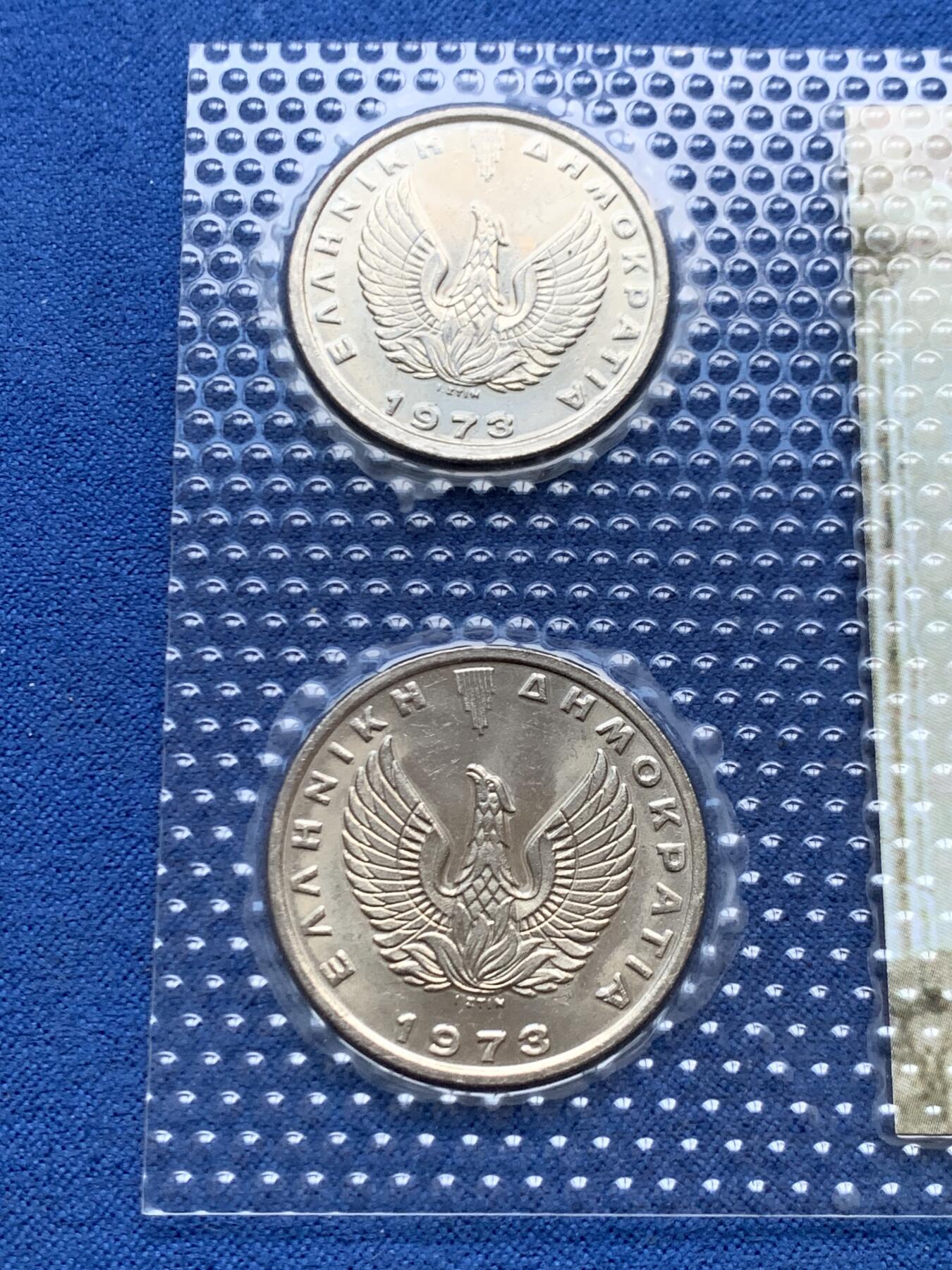 《竞宝斋》第457场 周日，周一，周二   3场连拍 （全场包邮）欢迎送拍 两枚一组 希腊1973年飞马币，封册，5/10德拉克马。