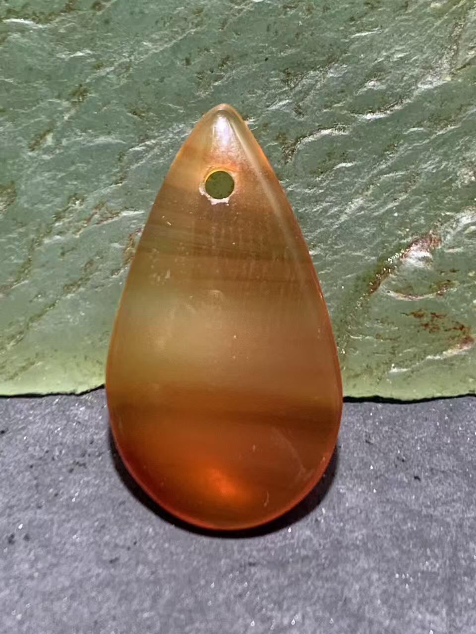 精美高玉化千层纹巴西玛瑙吊坠一个，