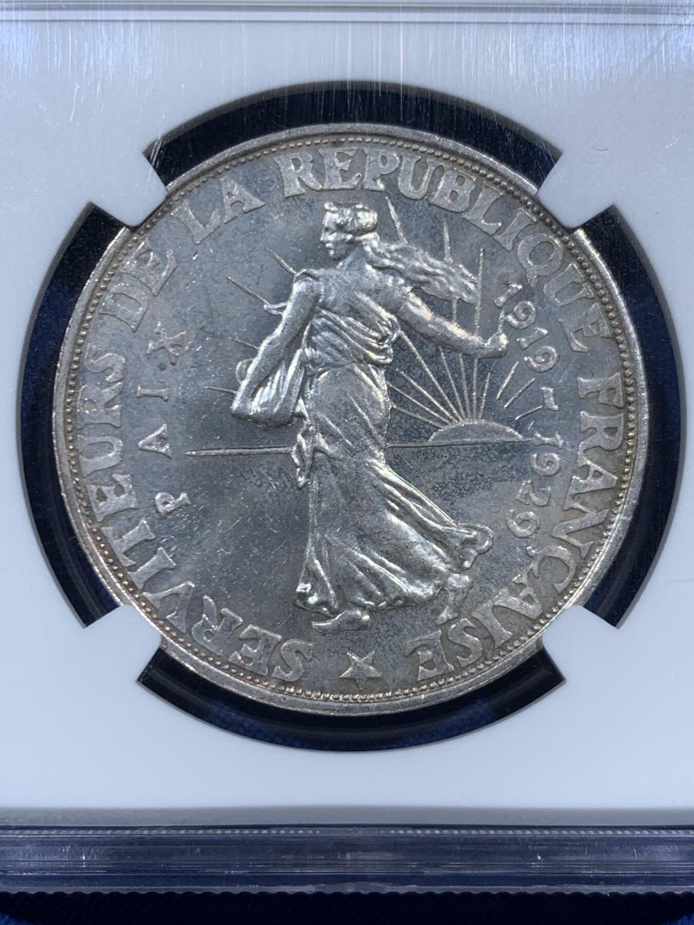 《竞宝斋》第457场 周日，周一，周二   3场连拍 （全场包邮）欢迎送拍 NGC MS62 法国1929年20法郎一战纪念币，法国三巨头，背面设计的是法国播种女神，币面非常精细，pcgs64都4000了