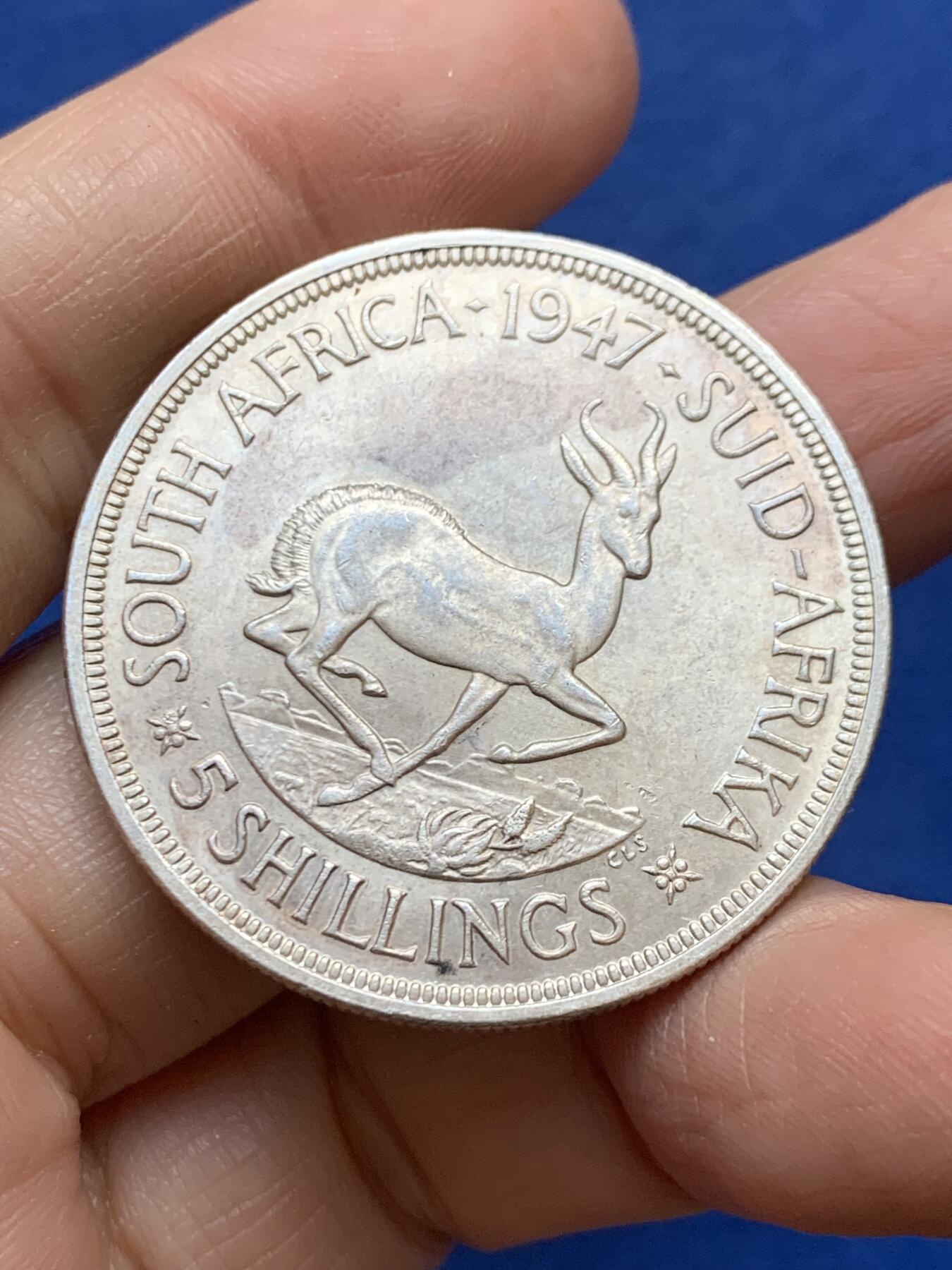 《竞宝斋》第457场 周日，周一，周二   3场连拍 （全场包邮）欢迎送拍 南非1947年5先令羚羊银币 好品 高银版