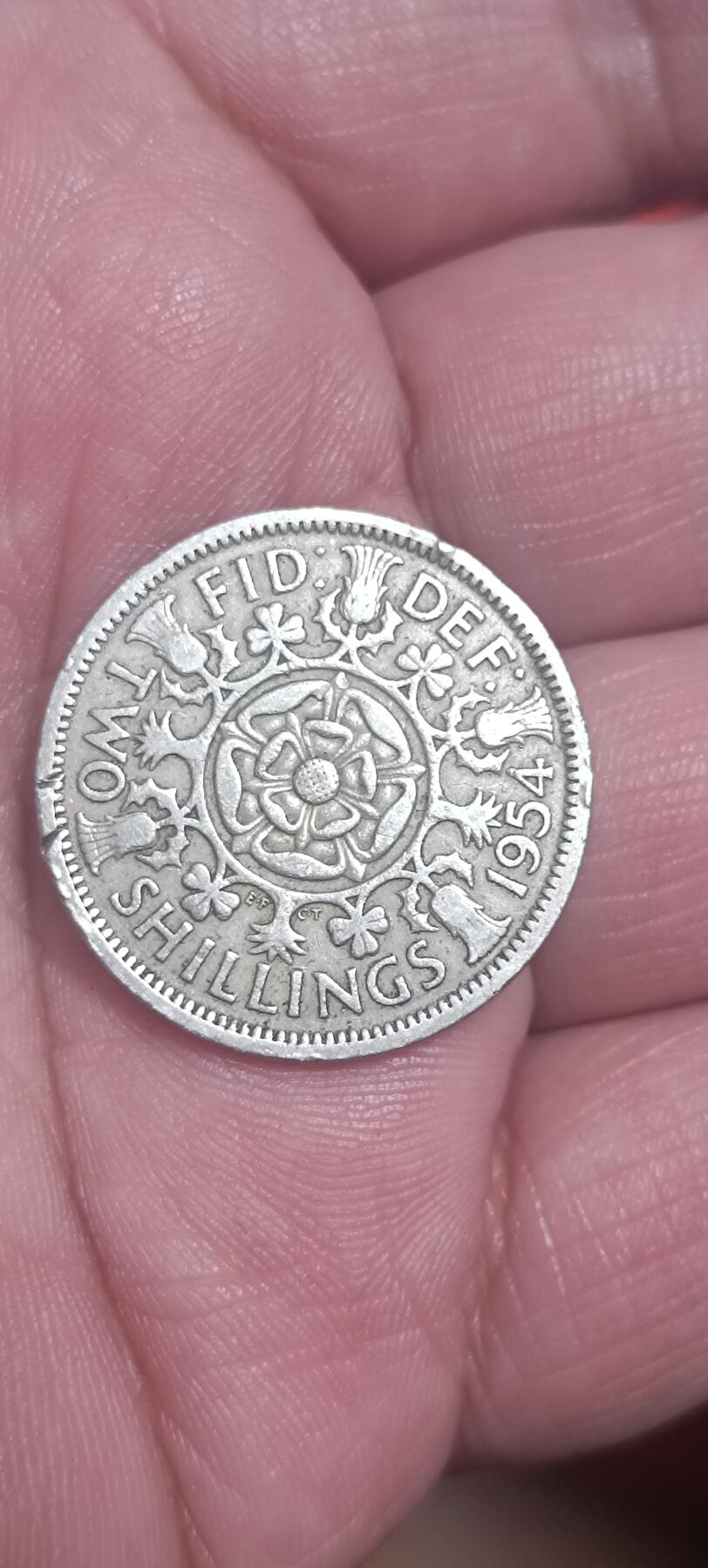 万国钱币第三场 英国女王头像2先令