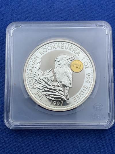 《竞宝斋》第457场 周日，周一，周二   3场连拍 （全场包邮）欢迎送拍 - 1997年澳大利亚1澳元普制银币“翠鸟-镶嵌金凤凰” 999银带0.5克纯金 1盎司 发行量2万枚